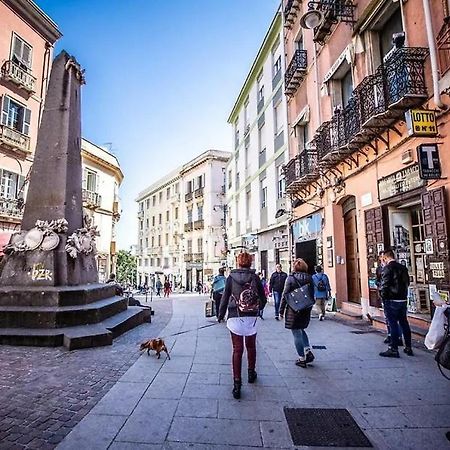 カリアリPiazza Martiri Flatアパートメント エクステリア 写真