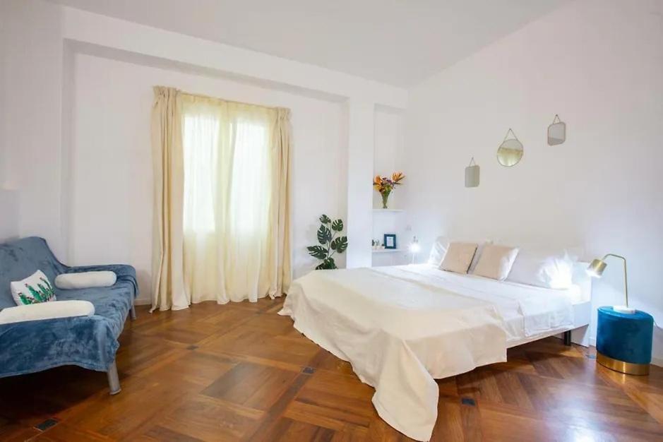 カリアリPiazza Martiri Flatアパートメント エクステリア 写真