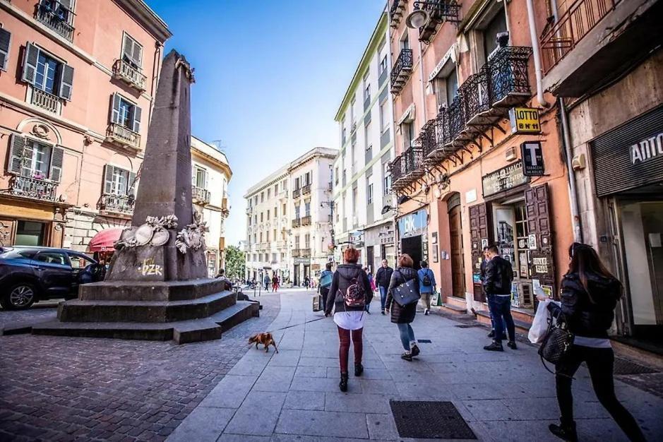 カリアリPiazza Martiri Flatアパートメント エクステリア 写真